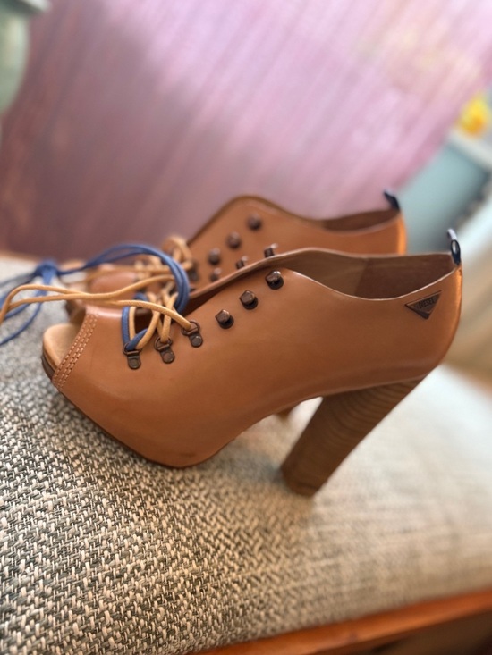 Diesel Shoes - Diesel Tan Lace-Up Peep-Toe Platform Booties with Blue Laces